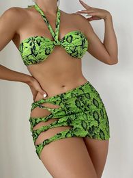 Swimwwear pour femmes Sexy Green Snake Imprimé Bikini 3 pièces Set Femmes Halter Frive Front Push Up Hollow Out Skirt Sweet Bathing Fulging Thong