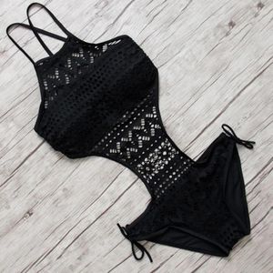 Swimwwear Women Sexy One Piece Swimsuit Backless Halter Beach Crochet Bikini Bathing Fssue 2024 Black Natation For Women