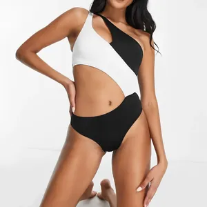 Dames badmode sexy een stuk zwempak uitgehakt monokini zwarte witte vrouwen afslank bodysuit push up strandkleding 2024 badpak