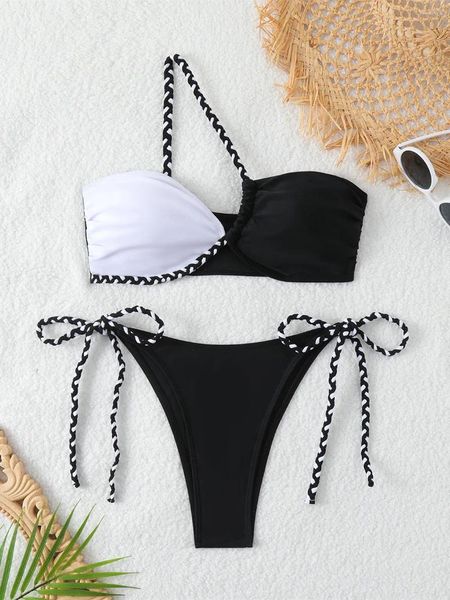 Swimwear pour femmes Sexy One épaule Bikini 2024 Femmes Black White Patchwork Willage Corde Push Up Up Micro Swimsuit Beach Bathing Fult Thong