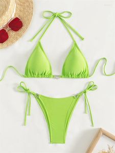 Swimwear pour femmes Sexy Rhingestone Bikini 2024 Femmes Solid Green Halter Push Up Bra Micro maillot de bain brésilien Brésilien Tie Côté Side Thong