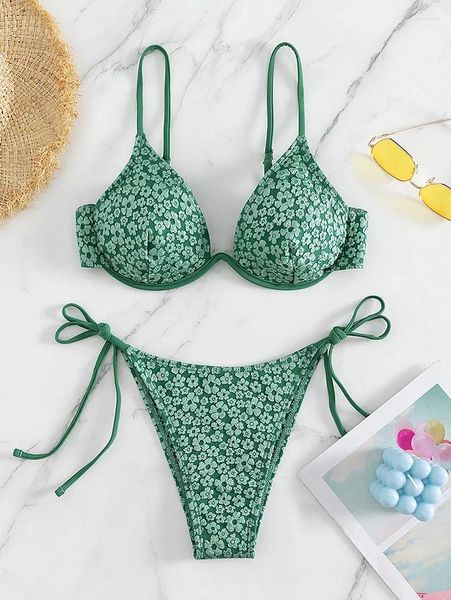 Swimwear féminin Sexy sous-bord de bikinis sets 2024 femmes imprimé floral vert push up micro maillot de bain brésilien de bain brésilien Tie côté string