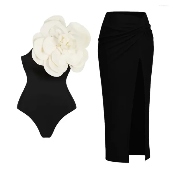 Traje de baño para mujer Color sólido Traje de baño de una pieza Tridimensional Pequeña flor Decoración Tirantes Bikini Mujer Ropa de playa Pliegue irregular