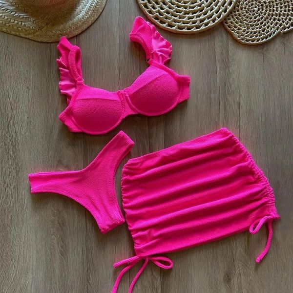 Traje de baño para mujer Tela ondulada sólida Conjunto de bikini de cintura baja Cubrir traje de baño para mujeres Push Ruffle Tres piezas 2024 Trajes de baño de playa