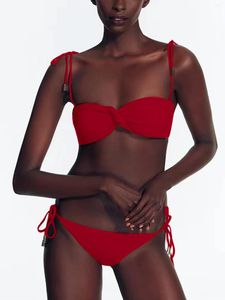 Damesbadmode Tweedelige bikini Vlinderschouderband Rode borstknoop Badpak Zwemmen Dames Zomer Vintage strandbadpak