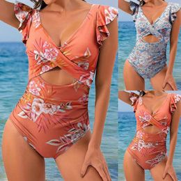 Swimwear féminin vintage imprimé floral One Piece Women Raceback a coupé les maillots de bain à volants hauts rétro à la taille de la plage sans arrière