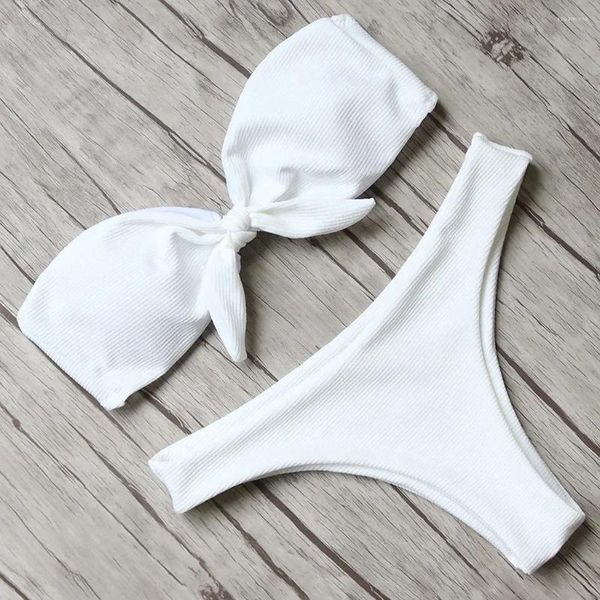 Bikini blanc de maillot de bain pour femmes Biqiuni Biqiuni Set Color Couleur mignonne Bikinis Bikinis en deux pièces 2024