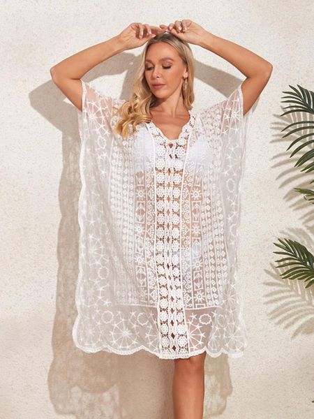 Maillots de bain pour femmes Tunique en dentelle blanche Robes de plage Femmes Cover Ups pour robe transparente Maillot de bain Cape 2024 Maillots de bain sexy Ventes