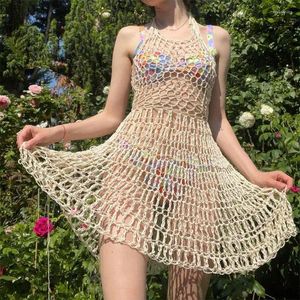 Traje de baño para mujer Mujeres hechas a mano Lana Crochet Ahuecado Vestido DIY Material Bolsa Mujer Playa Moda Playa Pografía Props