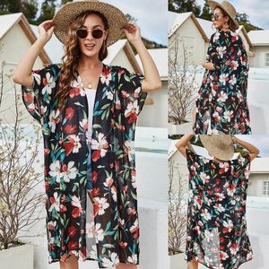 Swimswear pour femmes Couverture de plage pour femmes Kimono Vintage Imprimé floral Bikini Boho Loose Long Cardigan Covers Pareo