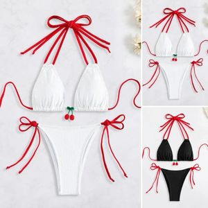 Swimwear féminin Femmes Sexy Bikini Set Cherry Decor licou avec un bas de baignade à bas à lanières pour séchage rapide rembourré