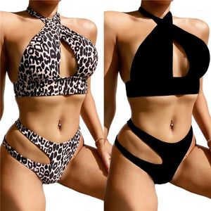 Dames badmode vrouwen sexy tweedelige gesplitste bikini mode luipaard of solide kleur halter tops en holle mid-taist string thong badpak baden su