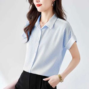 T-shirt féminin 2024 Mode élégante harajuku slim fit femme lâche décontracté entièrement correspondant à bouton de bande de polo manche courte Blusal2405