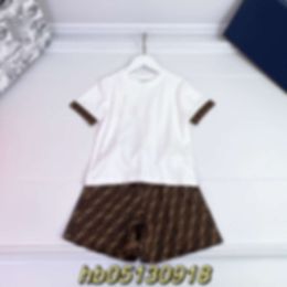T-shirt féminin pour enfants pour le frère de soeurs garçons top en coton pur d'été pour filles, short, demi-jupe, ensemble de sports décontractés de style collégial