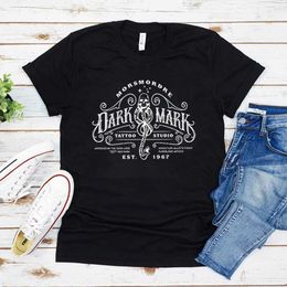 T-Shirt femme Dark Mark Tattoo Studio Guide chemise meilleur ami chemise lecture chemise magique livres cadeaux lecteurs sorcière haut 240323