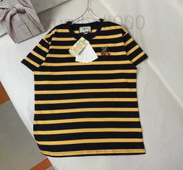 T-shirt femme designer 2023 Summer New College Style Casual Versatile Vitality Age Reducing Stripe Contrast Broderie Cerise T-shirt à manches courtes LULD