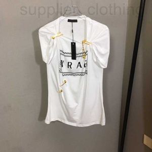 T-shirt pour femmes Designer 2024 Nouvelle lettre décorative de broche en métal d'été T-shirt à manches courtes courtes en noir et blanc lbda lbda