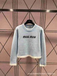 Dames T-shirtontwerper 23 Pre Autumn Nieuwe Niche Design Pullover gebreide bovenste strepen gecombineerd met Jacquard letters voor trendy en veelzijdige meidstijl x7gk