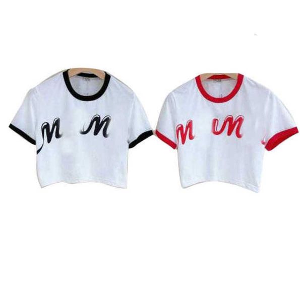 Mui Mui Camiseta para mujer Camisa de diseñador Marca Verano Nueva camiseta con estampado de microetiquetas Camiseta pequeña de manga corta con estilo de niña elegante que reduce la edad y estilo de moda VOX7