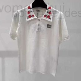 T-shirt Femme Designer Designer Miu Polo T-shirt Brodé Rose Tricoté Manches Courtes 24 Ans Printemps / Été Col Polo T-shirt Slim Fit Bubble Thin Top DP8S FBW0
