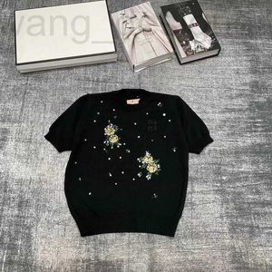 T-shirt Femme Designer M Famille 24 Printemps / Été Nouvelle Industrie Lourde Nail Perle Fleur Modèle Mode Âge Réduire Tricoté À Manches Courtes Femmes RD9K