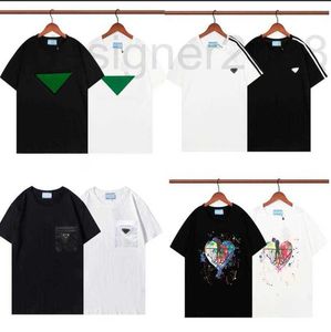 T-shirt femme Designer fabriqué en Italie T-shirts pour hommes T-shirts d'été à la mode T-shirt décontracté pour garçon Lettres brodées T-shirts pour garçons avec triangle inversé 2021 Nouvel asiatique AXTY