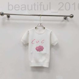 T-shirt pour femmes Nanyou même 24 nouveaux Xiaoxiangfeng Pink Broidered Camellia Design Simple and Volyle Style 3A44