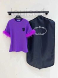 T-shirt Femme Designer P Home Tshirt pour femmes 2024 Début du printemps Nouveau Triangle Standard Coton Manches Plume Splicing Design T-shirt à manches courtes Femme Vêtements QW4Y
