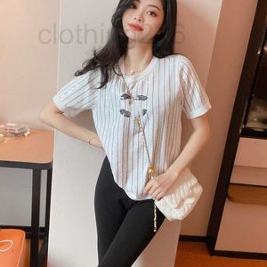 T-shirt pour femmes Designer Premium Black and White Stripe Heavy Work Perles de travail 23 printemps / été nouveau Double C brodé Round Route Round Col Slim Top Phjl