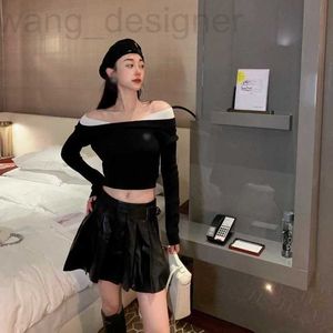 Designer de t-shirts pour femmes Shenzhen Nanyou haut de gamme Miu Home 23 Nouveau contraste blanc noir à la mode et sexy épissé un haut d'épaule Foat