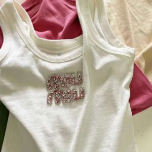 Designer T-shirt pour femmes Summer Miui Top Nail Perle LETTRE INDUSTRIE HEAU ROPIRATION VIET NOUVEAU SALAIRE SOLAIRE SUPPENSE