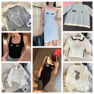 Dames T-shirt Designer T-shirts Katoen-mix TEE TOP Gedrukte Borduurwerk Shorts Designer Suite Suit jurken Mouw Lady Long Sweatshirts Sweater Hoodies Tank bijgesneden