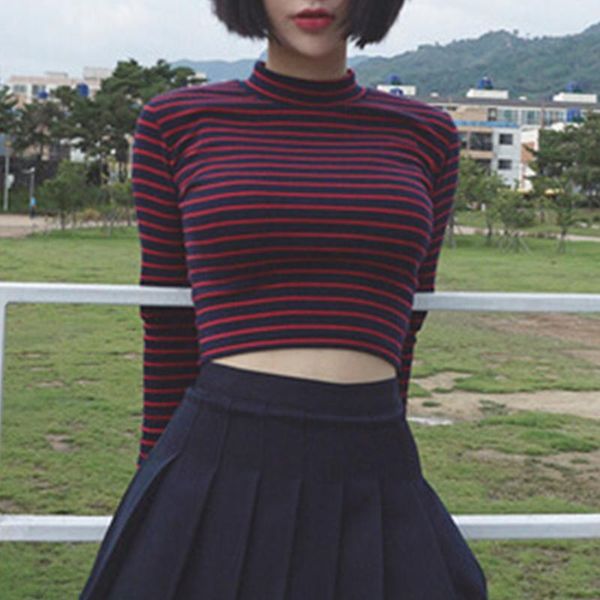 T-shirt Femme Corée Style Crop Top Vintage Noir Rouge Stripe Harajuku O-Cou T-shirts à manches longues Femme Casual T-shirts Street Wear Wild Te