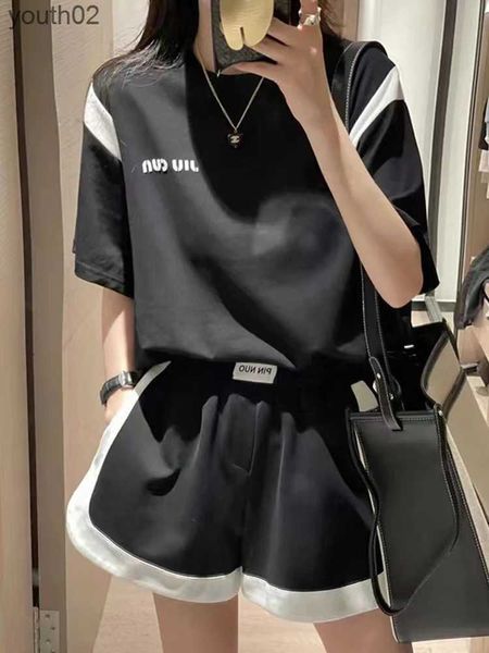 Camiseta para mujer Conjunto de sudadera de estilo coreano para mujer Sudadera de manga corta y pantalones cortos de verano Conjunto de dos piezas Chándal negro Patchwork ZLN231108