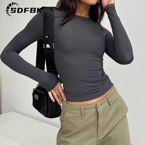 Dames T-shirt Lange mouw Y2K Slim Fit Shirt Women Casual Streetwear Basic T-shirt Gescheurde tops O Hek Sexy Skinny Solid Ladies T Shirts 230403