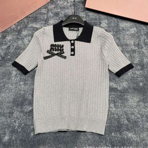 T-shirt de créneau de t-shirt pour femmes Polon à collier de polo Pullover tricot à manches courtes