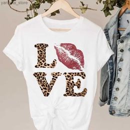 Camiseta de mujer Tamaño grande Gráfico T Ropa de 90 swt Love Heart Valentine Ladies Impress T Clothing Summer Femenino Femenino Camisetas cortas de Slve Y240420