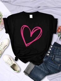 T-shirt féminin plus taille de coeur rose imprimé féminin de tee-shirt personnalité t-shirts décontractés tout-mat à manches courtes créatives de fèves à col o-cou topsl2403