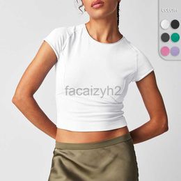 T-shirt pour femmes tees sexy couleurs solides de couleur ronde rond couche exposée nombril sexy girl épicé slim ajustement peut être porté à l'extérieur avec un bas à manches courtes pour les hauts des femmes