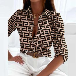 T-shirt féminin Femme Spring Elegant Polo Neck Shirt rétro Populaire Impression Slim Fit Shirt Automne Bureau Fashion Fashion Long Sleeved Topl2405