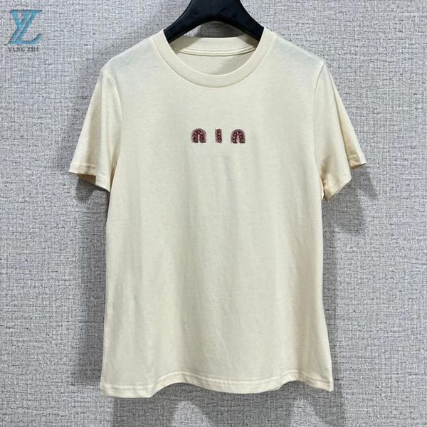 T-shirts pour femmes 2024 printemps / été de qualité supérieure de qualité décontractée Simple Stitching Diamond Letter T-shirt