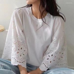 T-shirts pour femmes Élégant Flare Demi-Manches Chemisier Solide Style Coréen Chic Chemise Brodée Casual Creux Crochet Fleur O-cou Blanc T-shirt