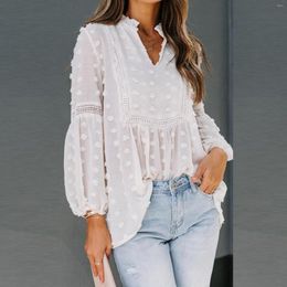 Dames T -shirts Elegante kanten blouses met lange mouwen Tops witte casual haakhol uit Turtleneck Stijlvolle vrouwelijke pullovers