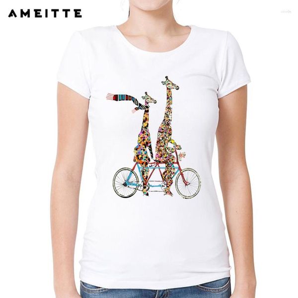 T-shirts pour femmes Est 2023 été femmes mignonnes deux girafes équitation un vélo imprimé T-shir mode créative Cool à manches courtes t-shirts hauts