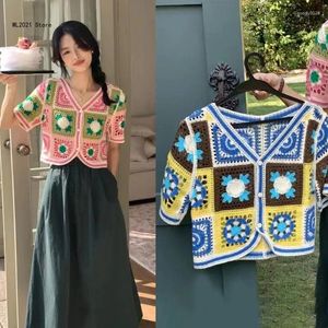 T-shirts pour femmes Cardigans floraux Crochet-Shrugs Tricot léger ethnique boutonné