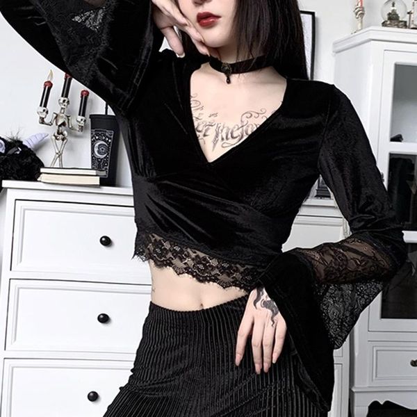 T-shirts pour femmes Goth Vintage hauts t-shirt femmes moulante dentelle noir gothique Streetwear Sexy à manches longues femme haut court décontracté maille t-shirt