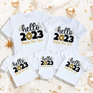 T-shirt Hello pour femmes, vêtements assortis pour la famille, bonne année, papa, maman et fille, T-shirt pour bébé, Look de l'année, 2024