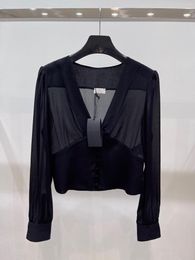 T-shirts Femmes Haute Qualité Soie Chemise noire Femmes 2023 Mode d'été Col V profond Top Sexy Cardigan Transparent