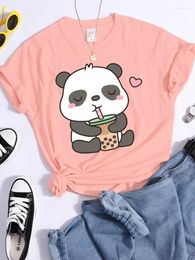 Dames T-shirts Kawaii Panda en zijn favoriet Bubble Tea Vrouwelijke T-shirt Straat Persoonlijkheid Crop Top Zomer Casual T-shirts Cool Sport T-shirts