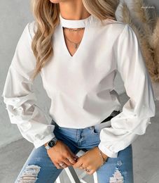 T-shirts Femmes Top de luxe Femmes Keyhole Cou Perlé T-shirt froncé 2024 Printemps / Été Dernier Casual Solide Simple Manches Longues Quotidien